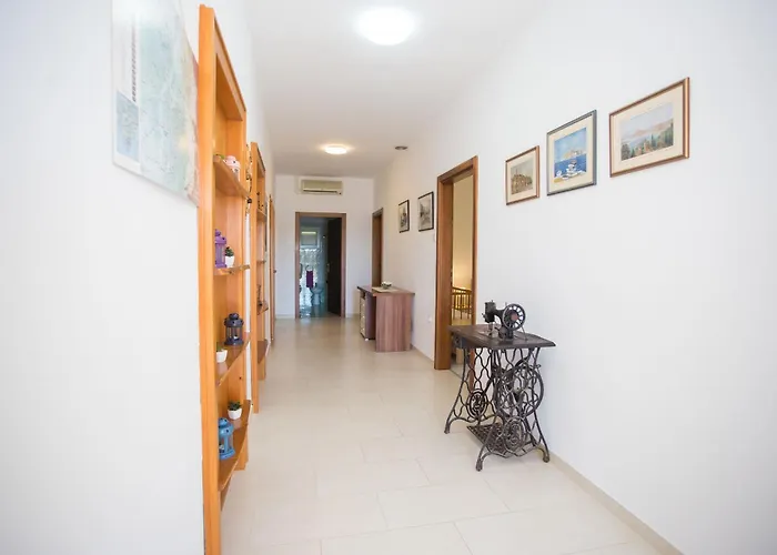 Napoleon Apartment *